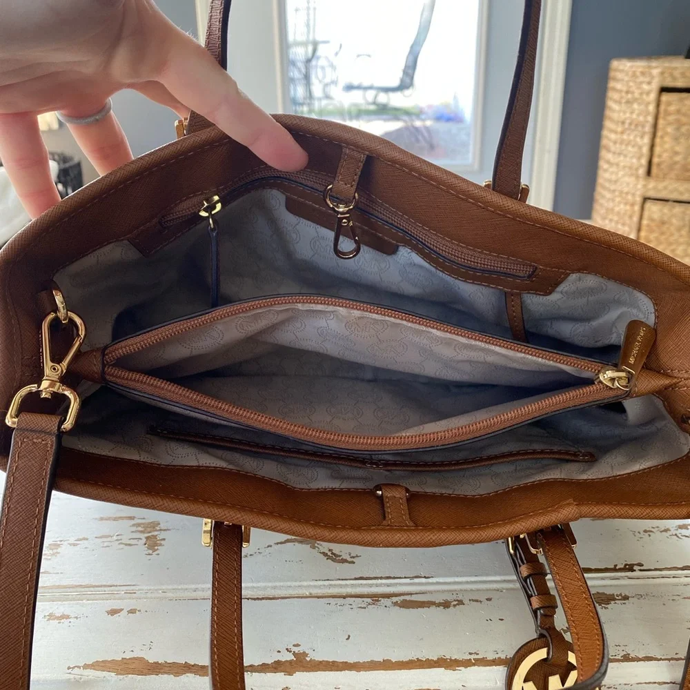 Michael Kors Brown Tan Gold Tote Shoulder Bag Purse with Crossbody Strap - Picture 3 of 16